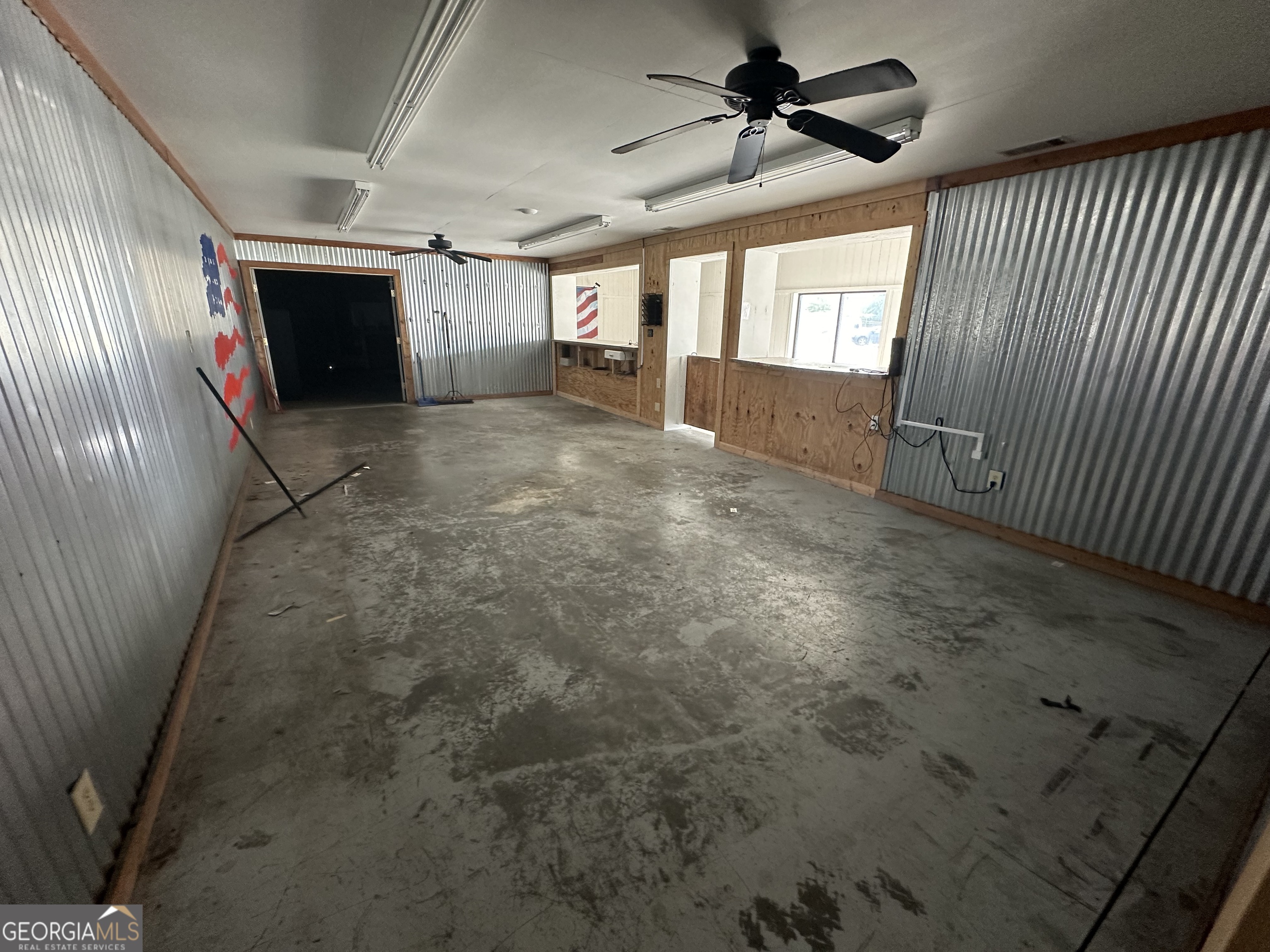 433 S Main Street Property Photo 15
