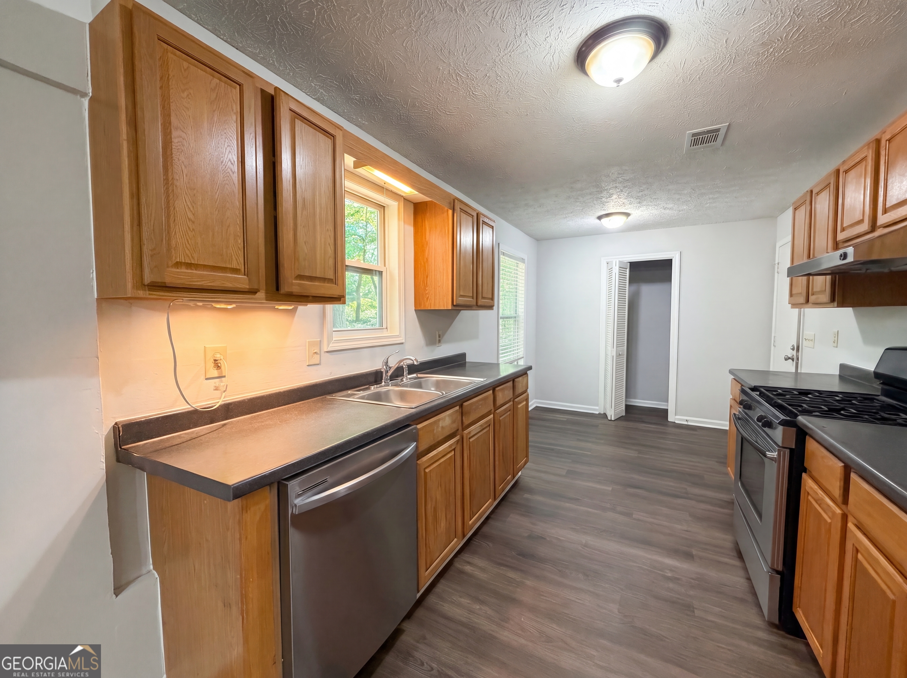 85 Hartley Woods Drive Ne Property Photo 4