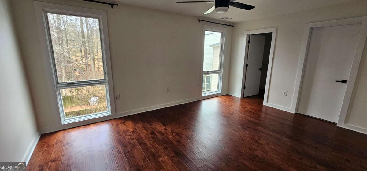 1345 Stirling Court Nw Property Photo 4