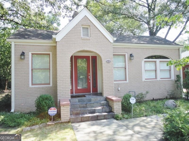 49 Leslie Street Property Photo 3