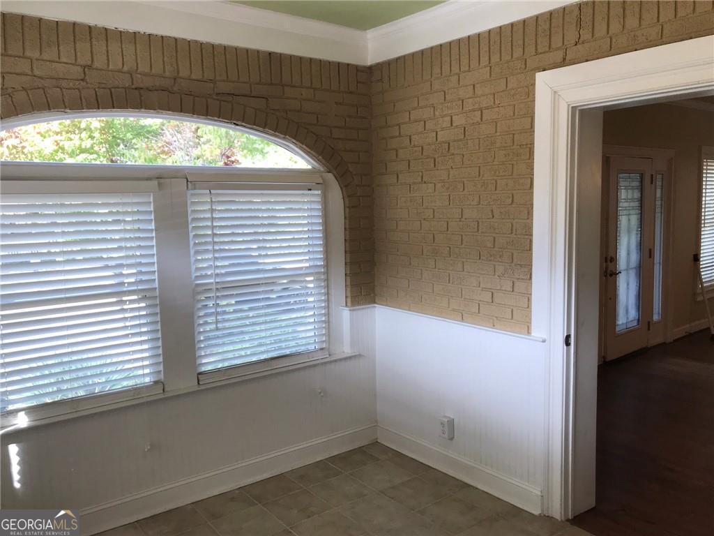 49 Leslie Street Property Photo 15