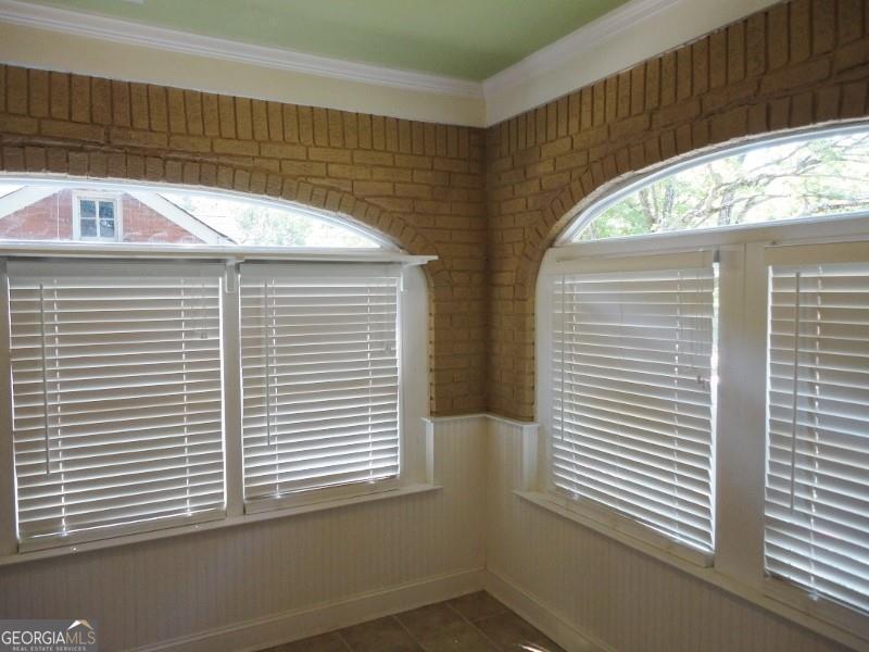 49 Leslie Street Property Photo 16