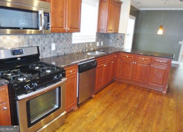 49 Leslie Street Property Photo 21