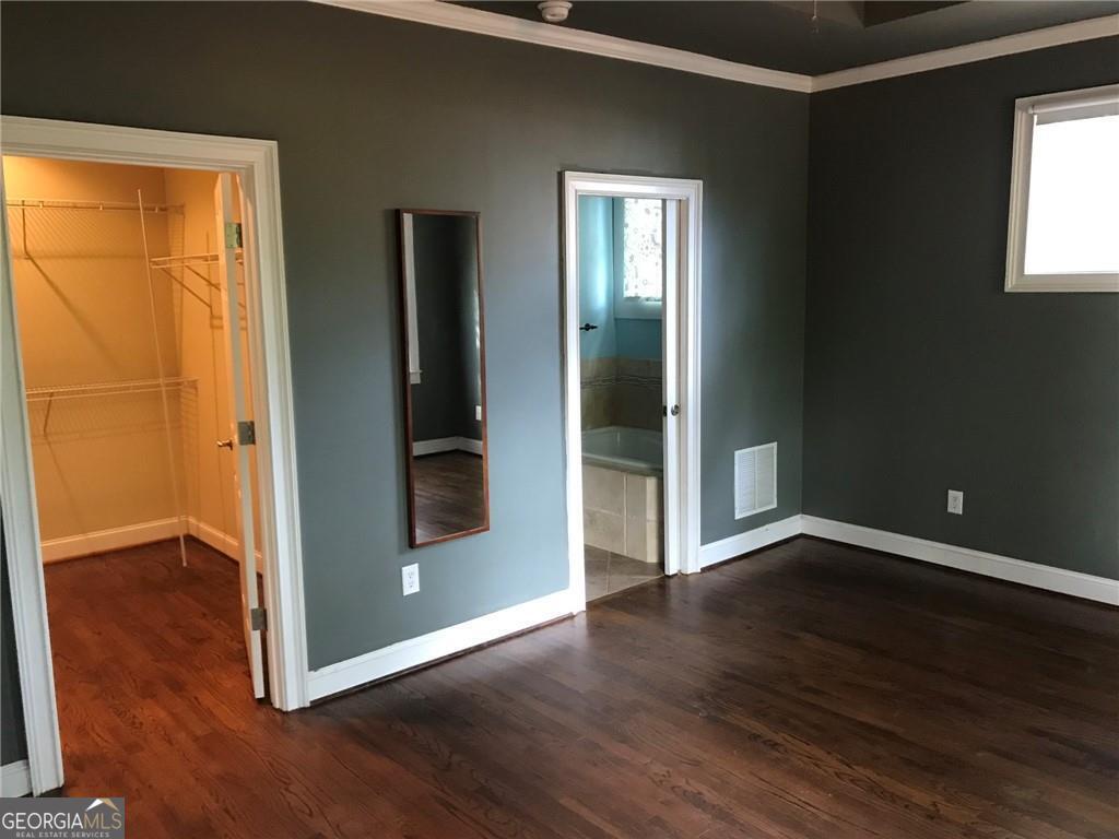 49 Leslie Street Property Photo 26