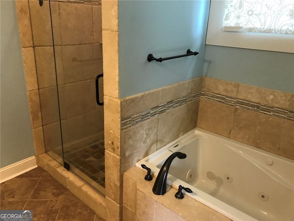 49 Leslie Street Property Photo 28