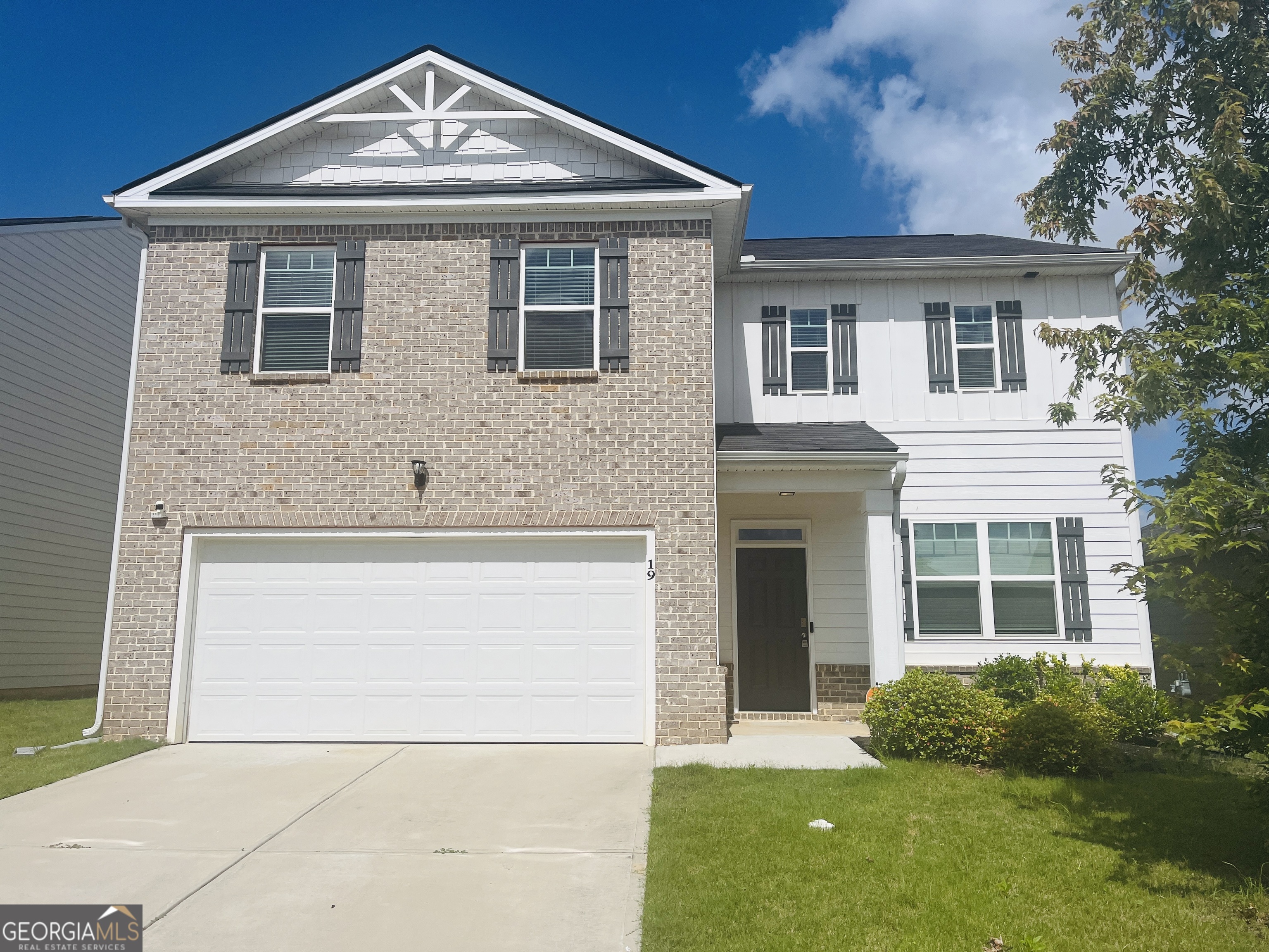 19 White Spruce Way Property Photo 1