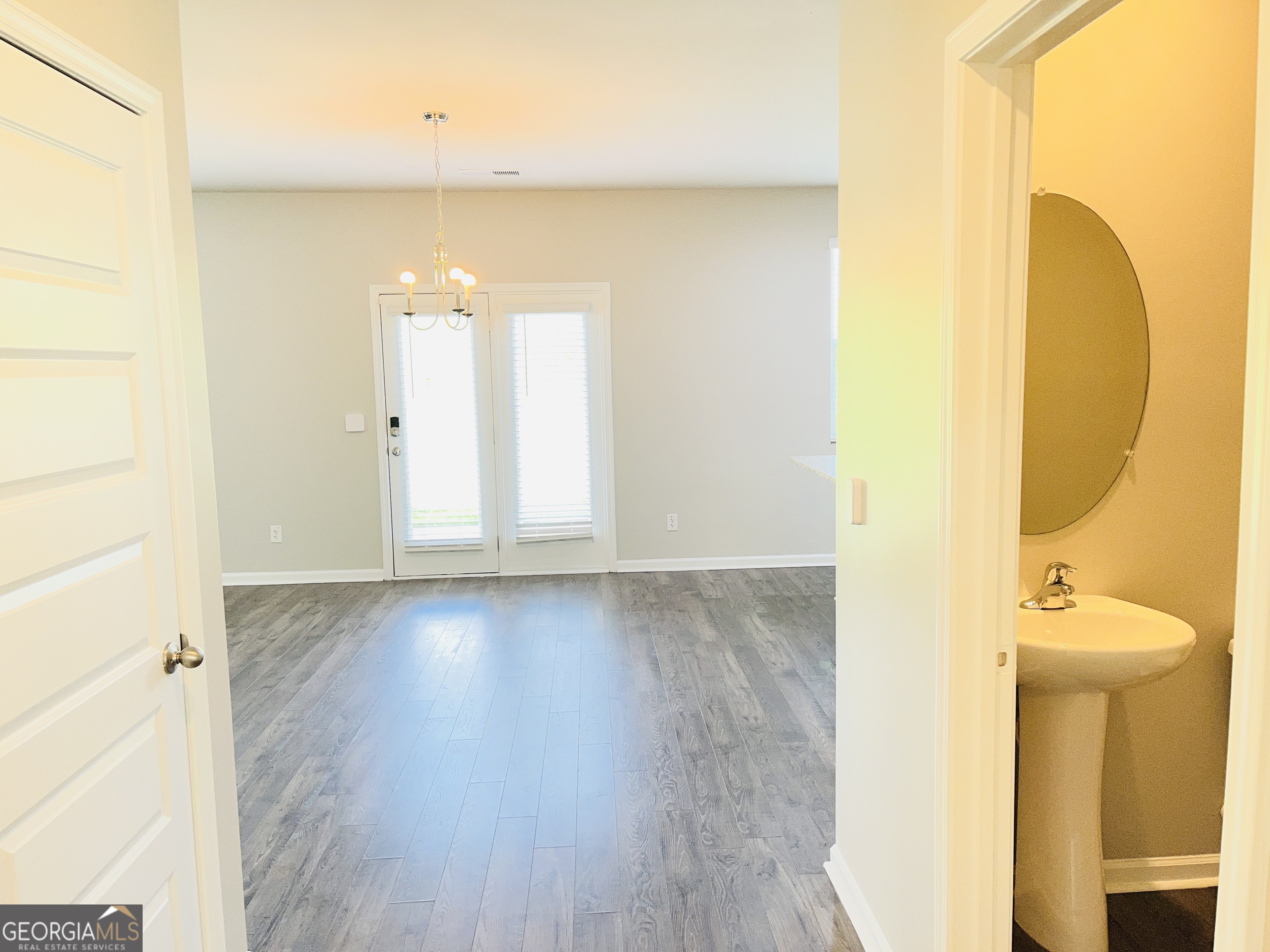 19 White Spruce Way Property Photo 6