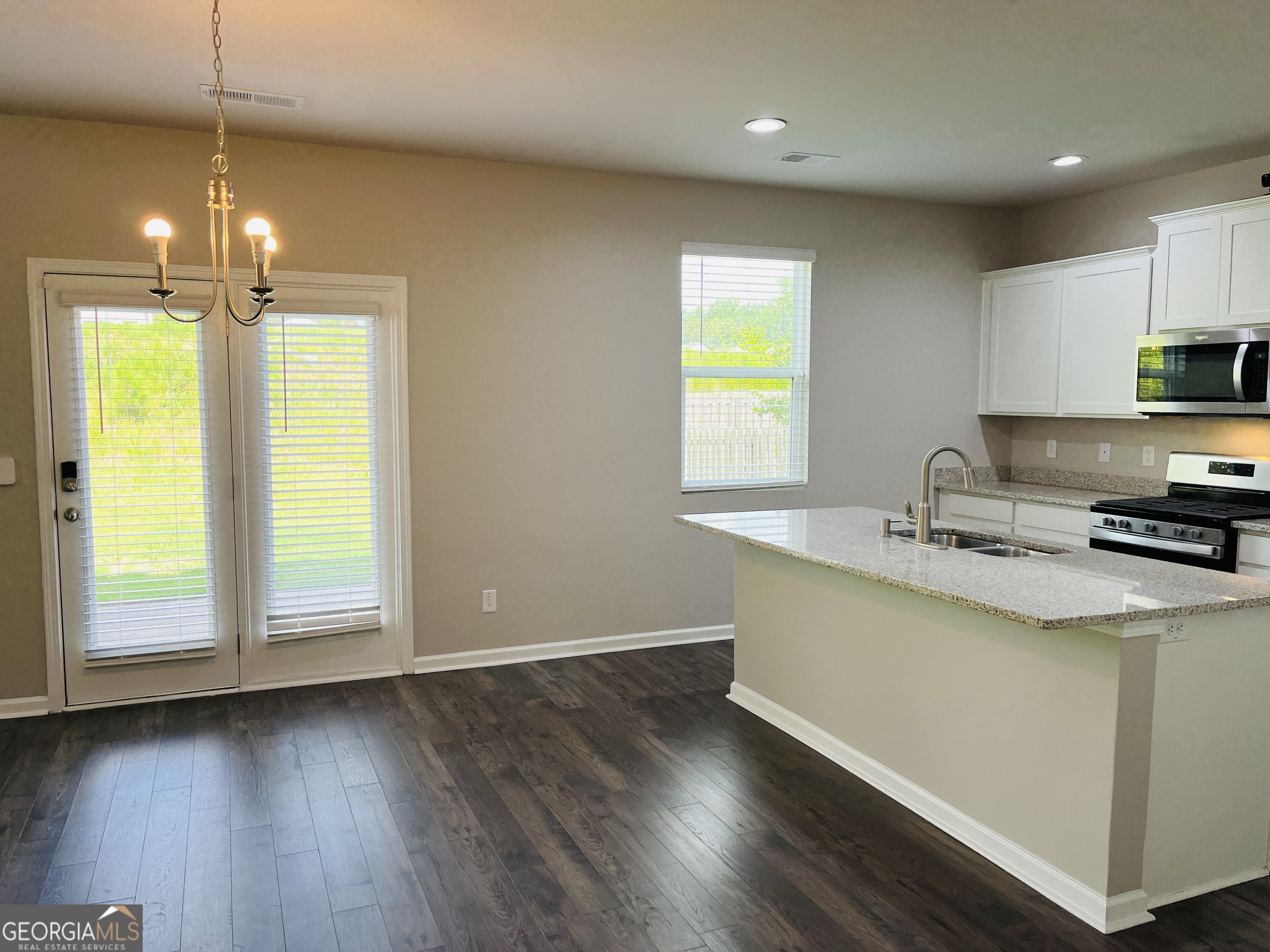 19 White Spruce Way Property Photo 8