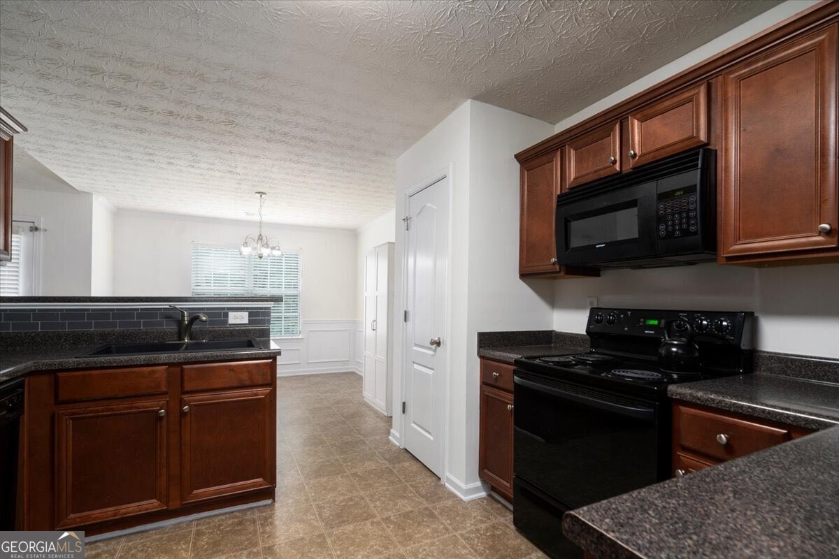 2316 Acorn Way Property Photo 12