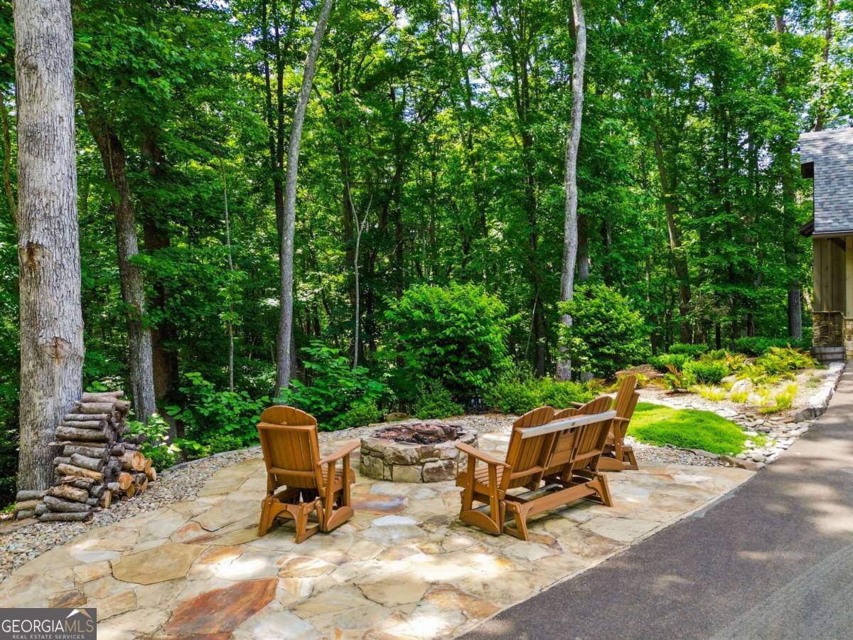 427 Greystone Trace Property Photo 2