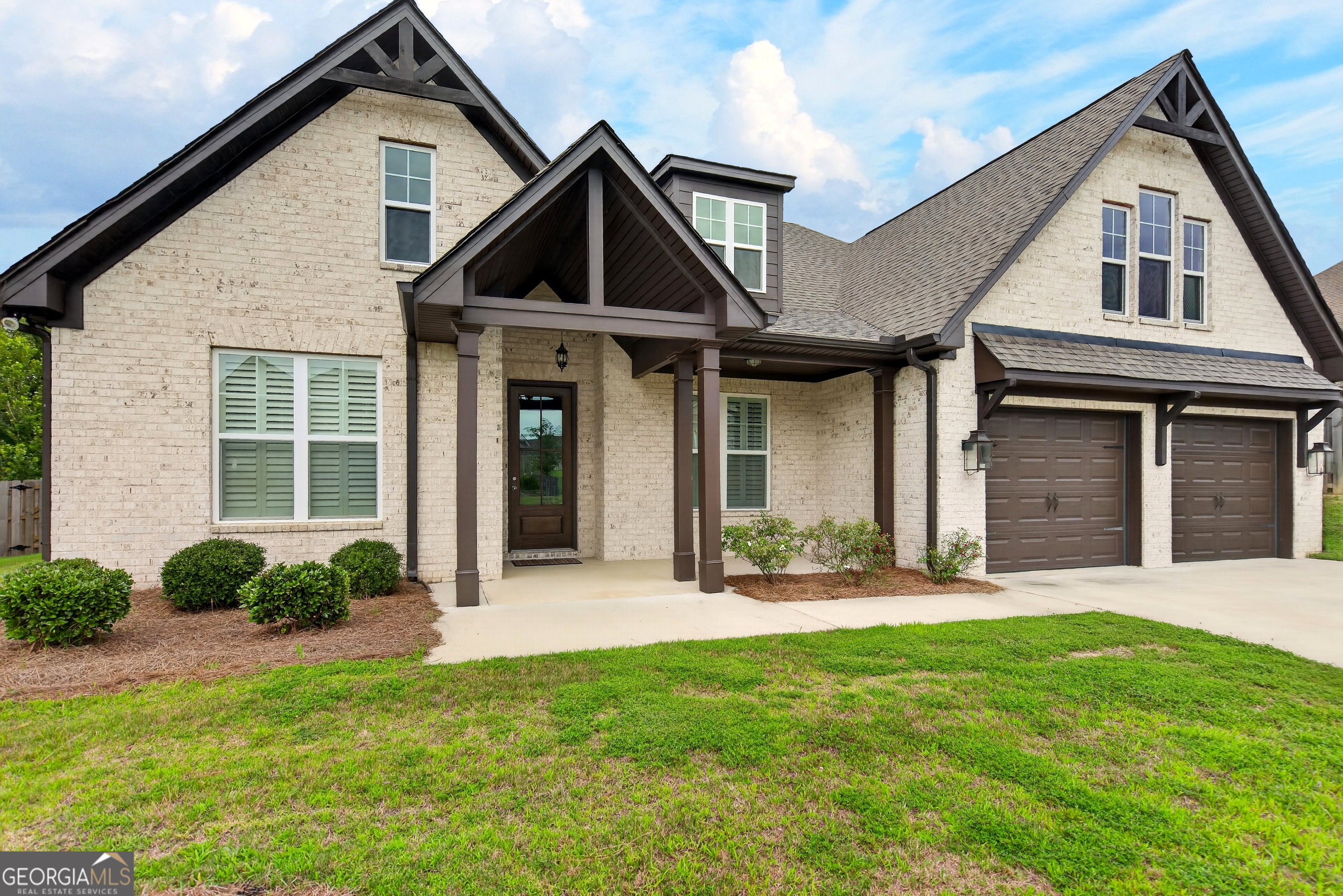 206 Linman Drive Property Photo 3