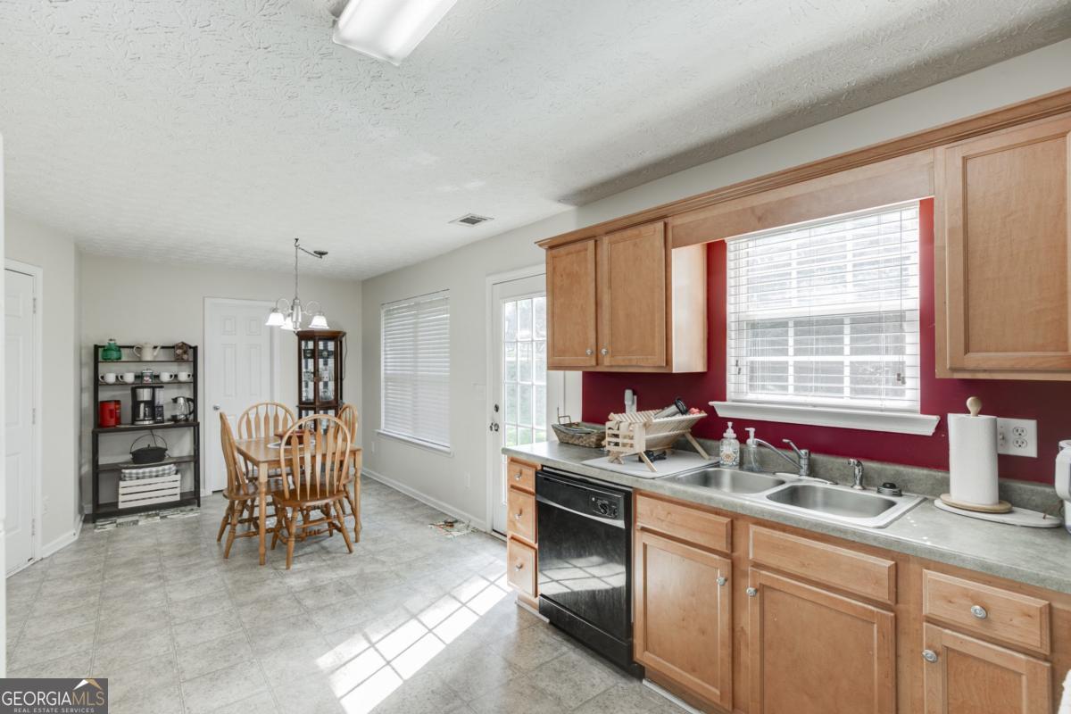 1534 Cardinal Lane Property Photo 12