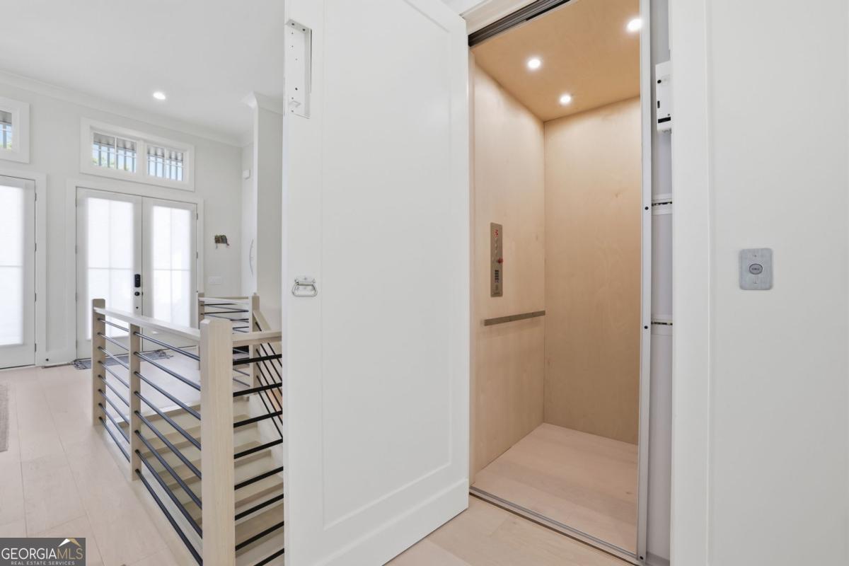 2013 Parkstead Lane Property Photo 10