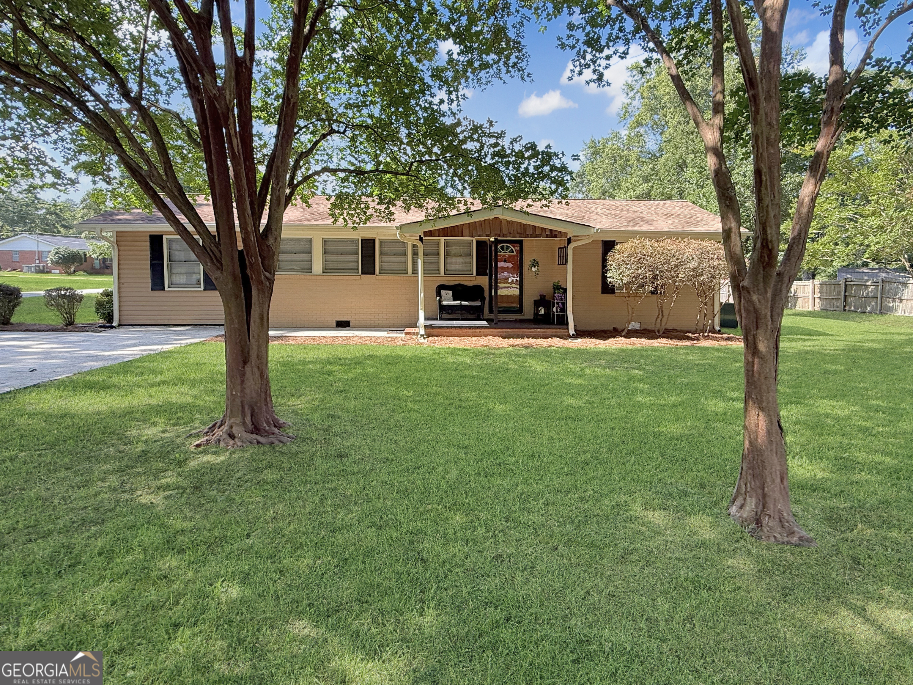 115 Tyus Street Property Photo 1