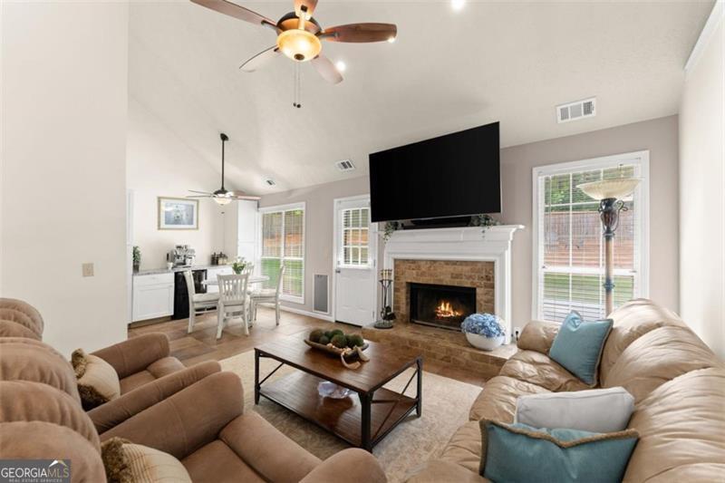 2035 Huntington Hill Trace Property Photo 4