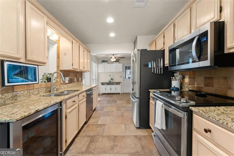 2035 Huntington Hill Trace Property Photo 9