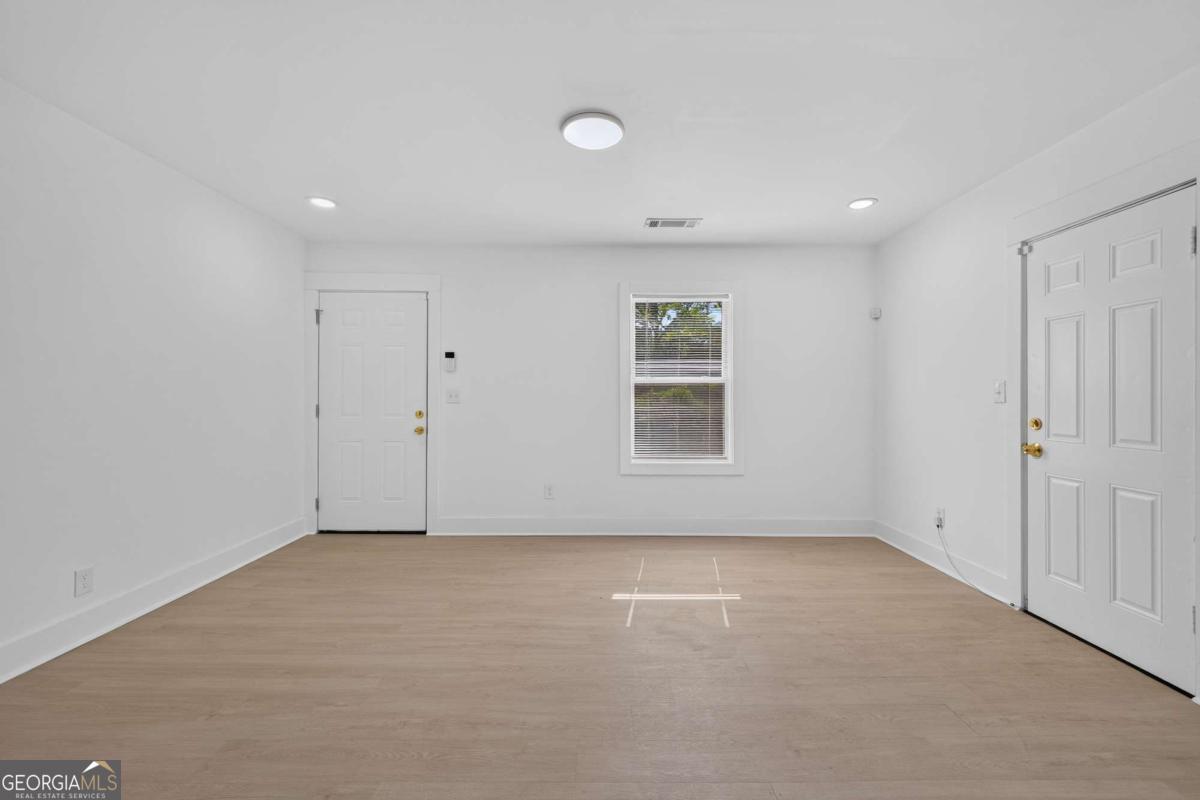 1458 Olive Street Sw Property Photo 5