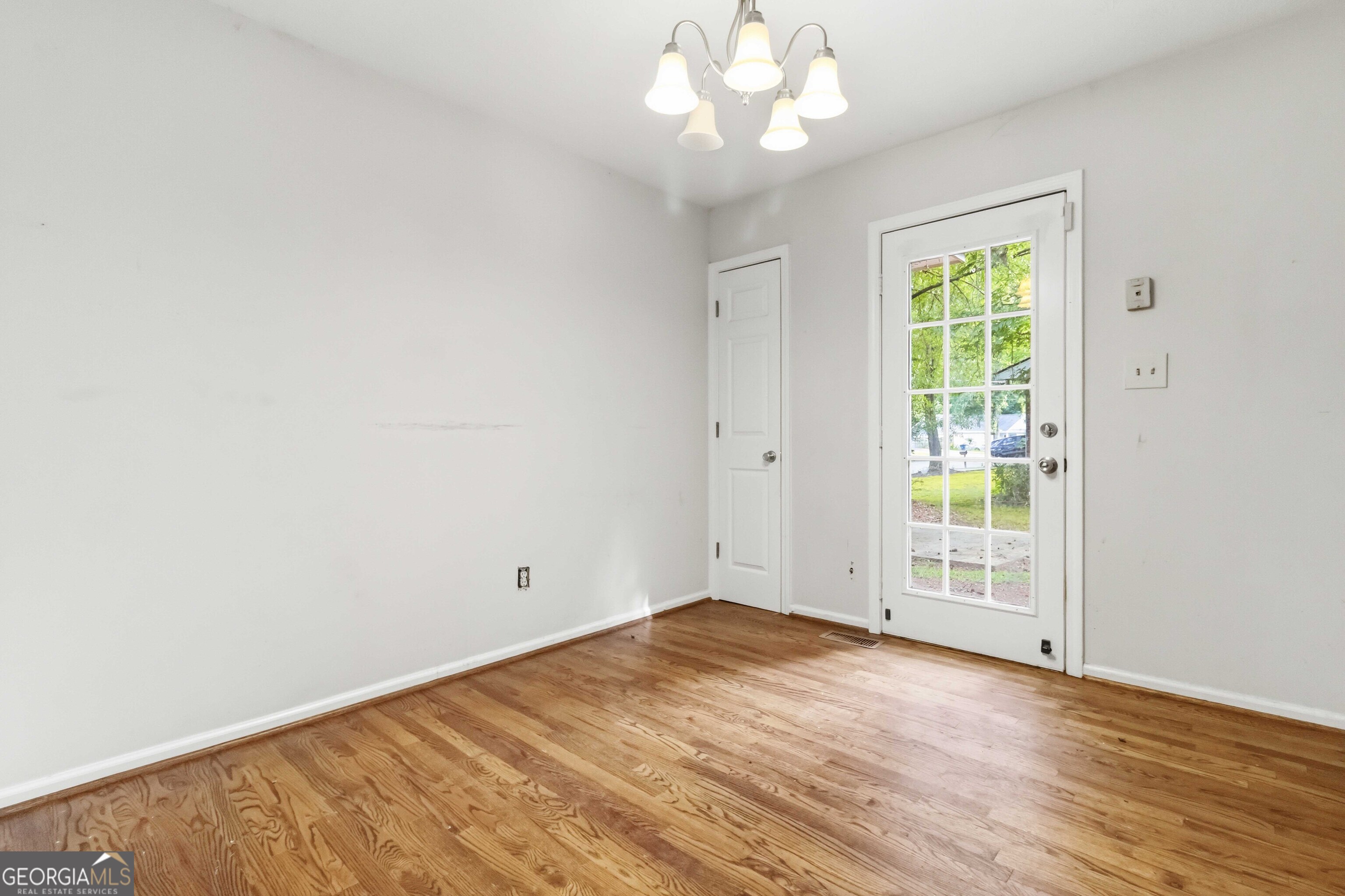 241 Rutledge Drive Property Photo 9