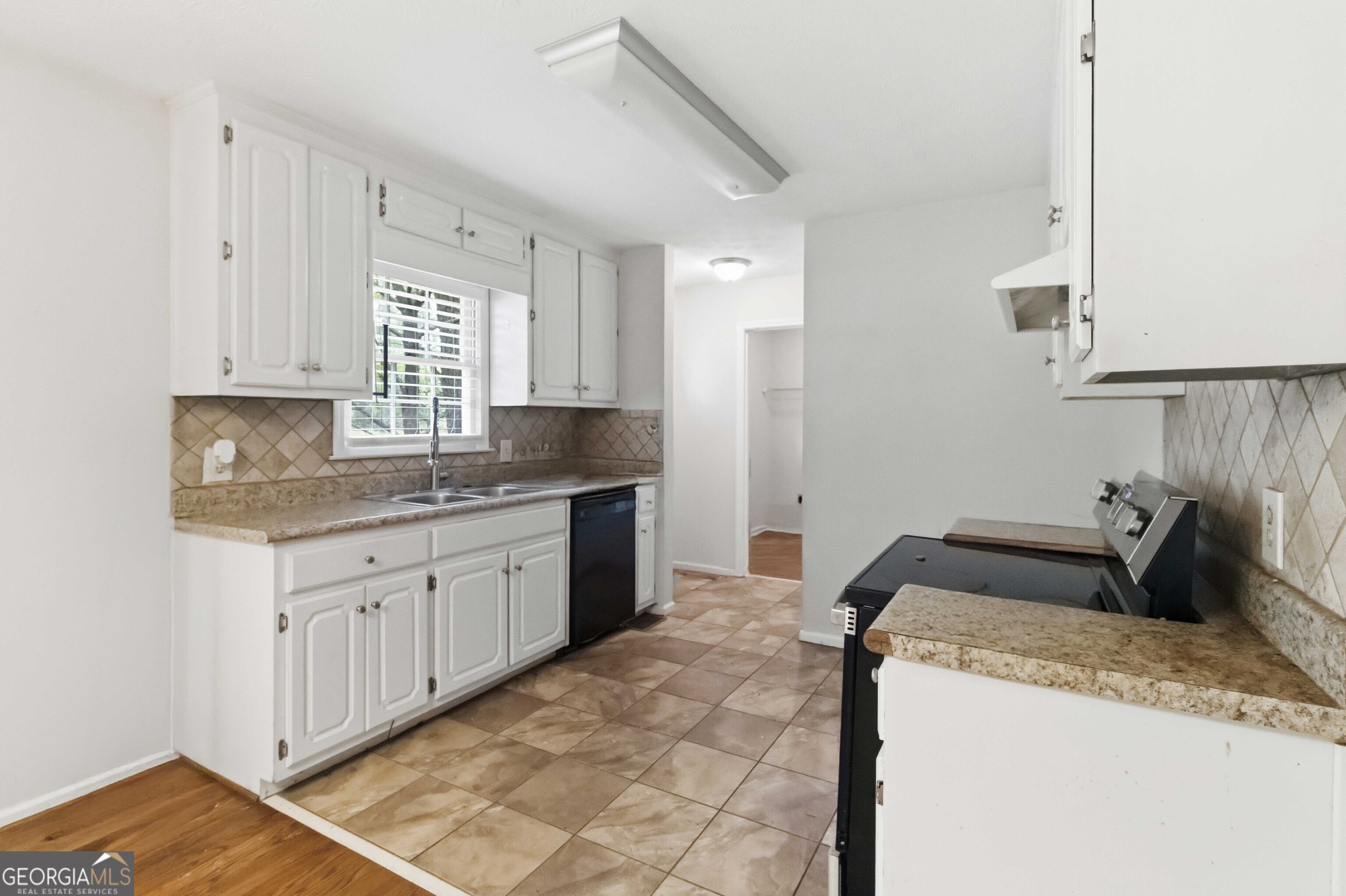 241 Rutledge Drive Property Photo 11