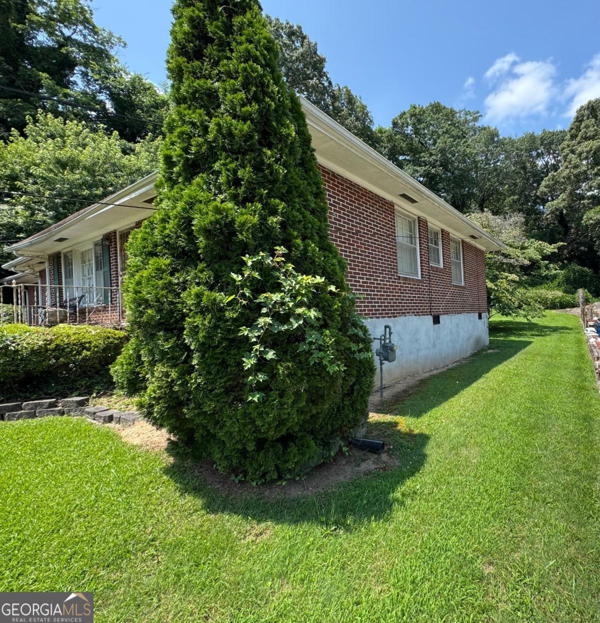 1015 Lynhurst Drive Sw Property Photo 3