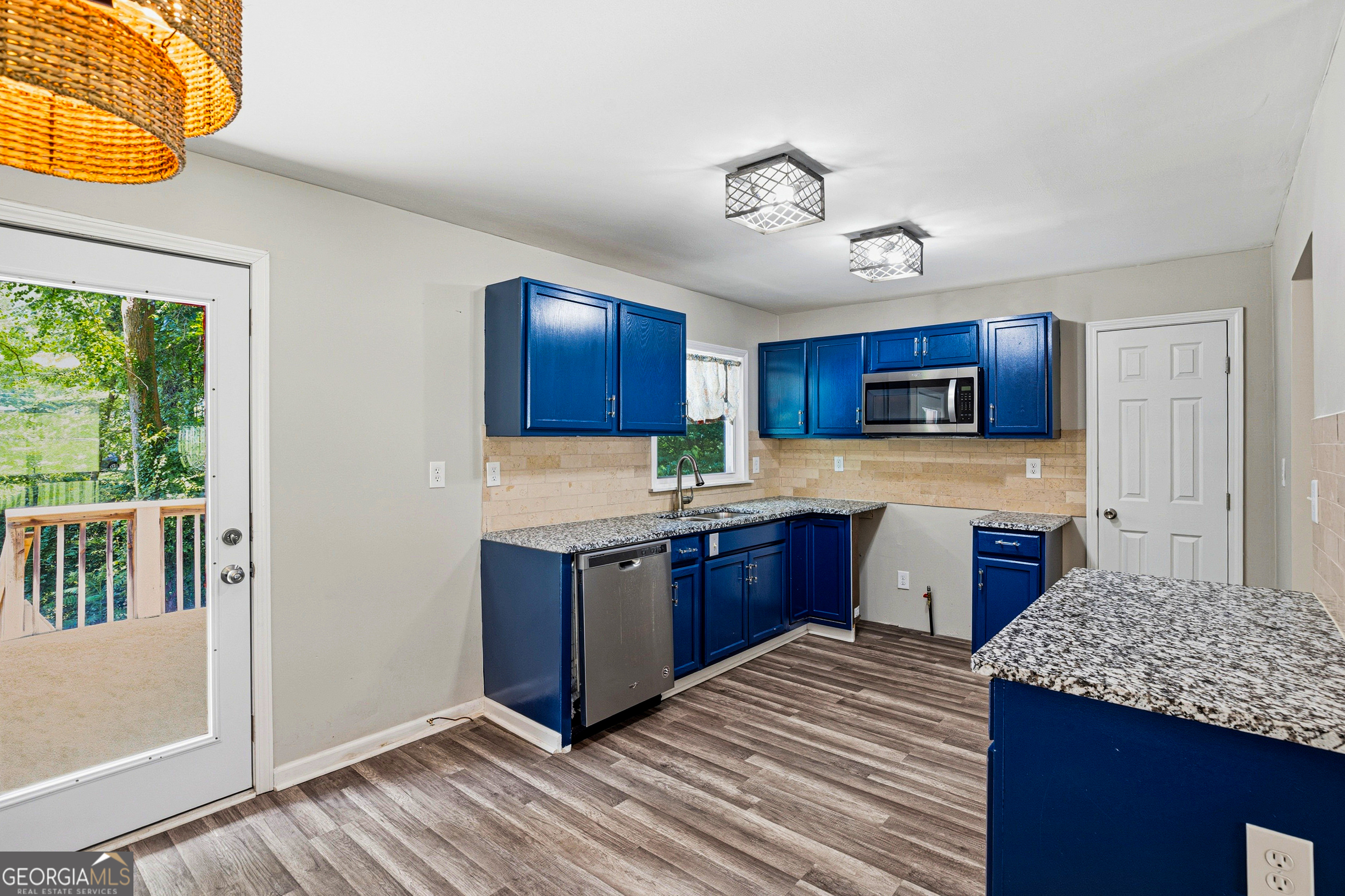 1661 San Gabriel Avenue Property Photo 3