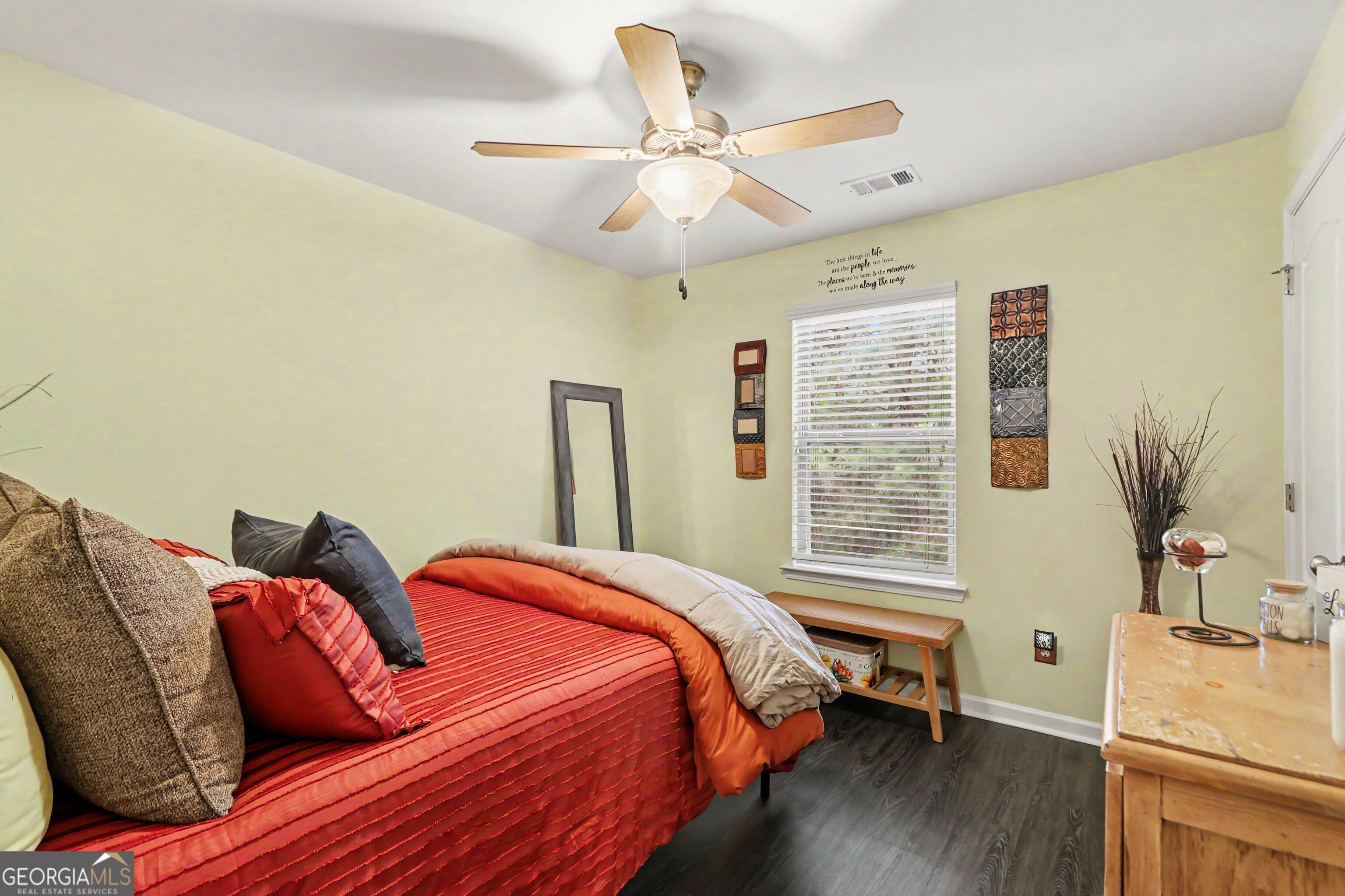 5563 Radford Loop Property Photo 7