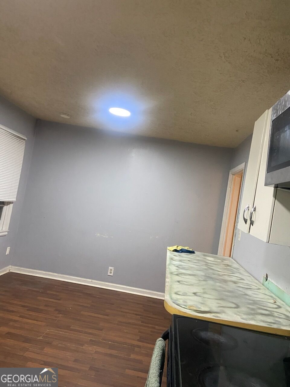 4513 College Street Property Photo 3