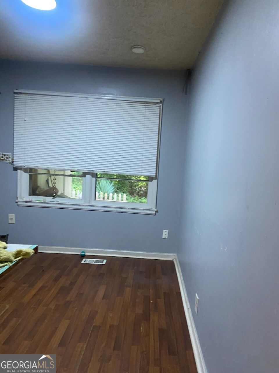 4513 College Street Property Photo 4