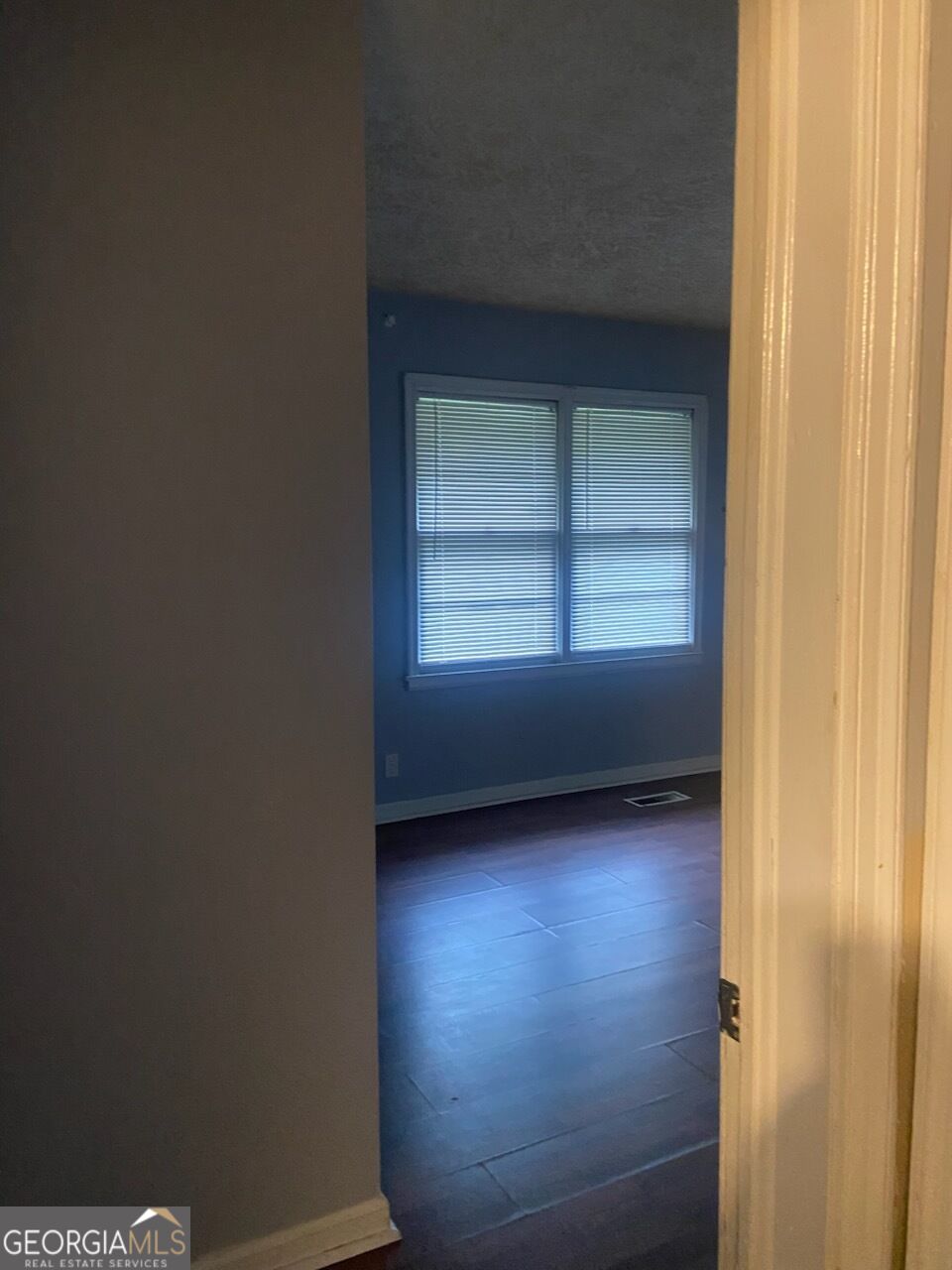 4513 College Street Property Photo 6