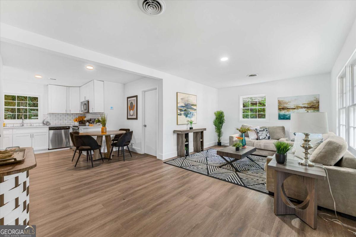 105 Elizabeth Street Property Photo 11
