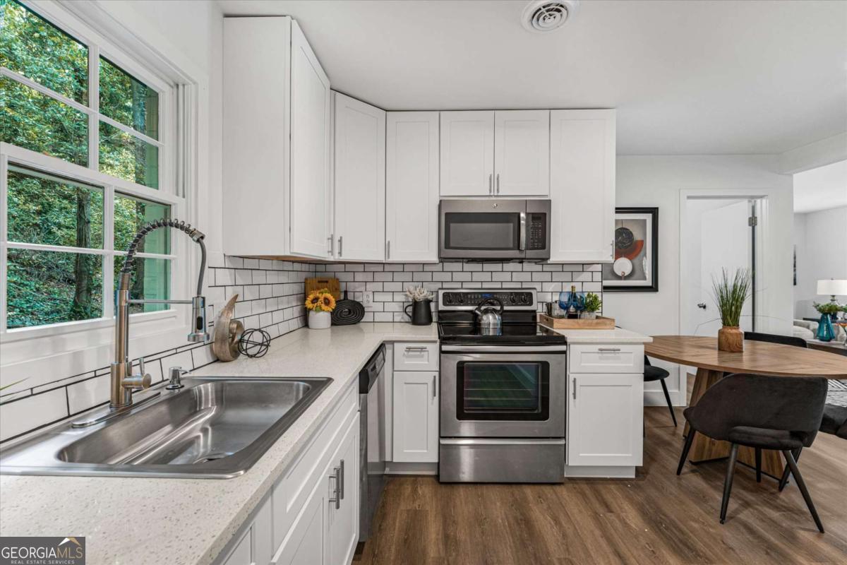 105 Elizabeth Street Property Photo 21