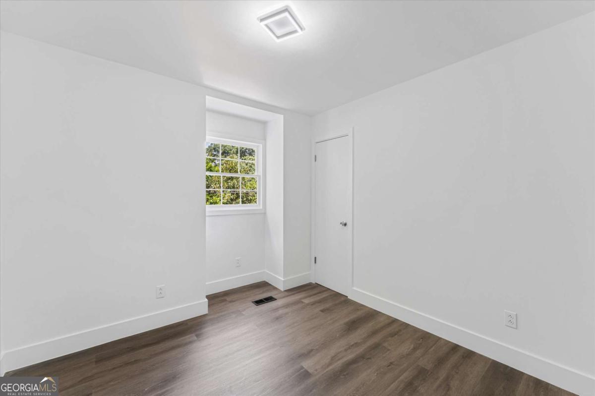 105 Elizabeth Street Property Photo 37