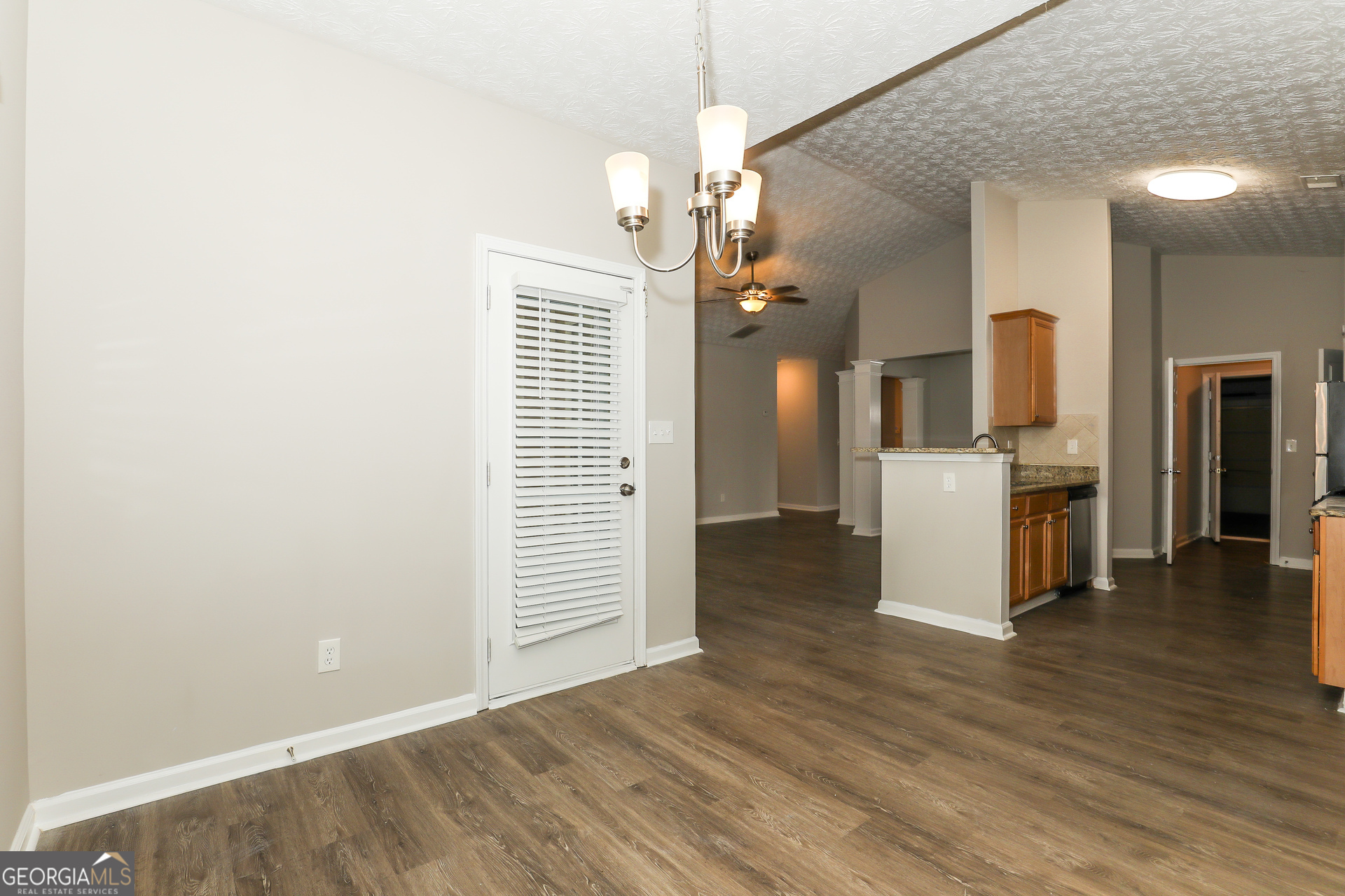1055 Maple Leaf Drive Property Photo 6