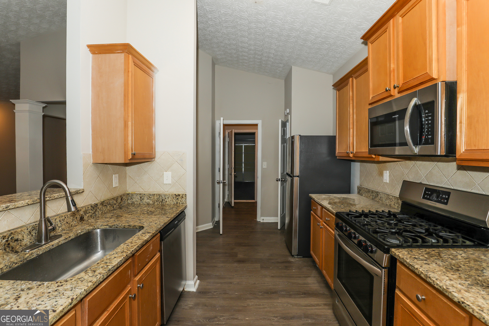 1055 Maple Leaf Drive Property Photo 10