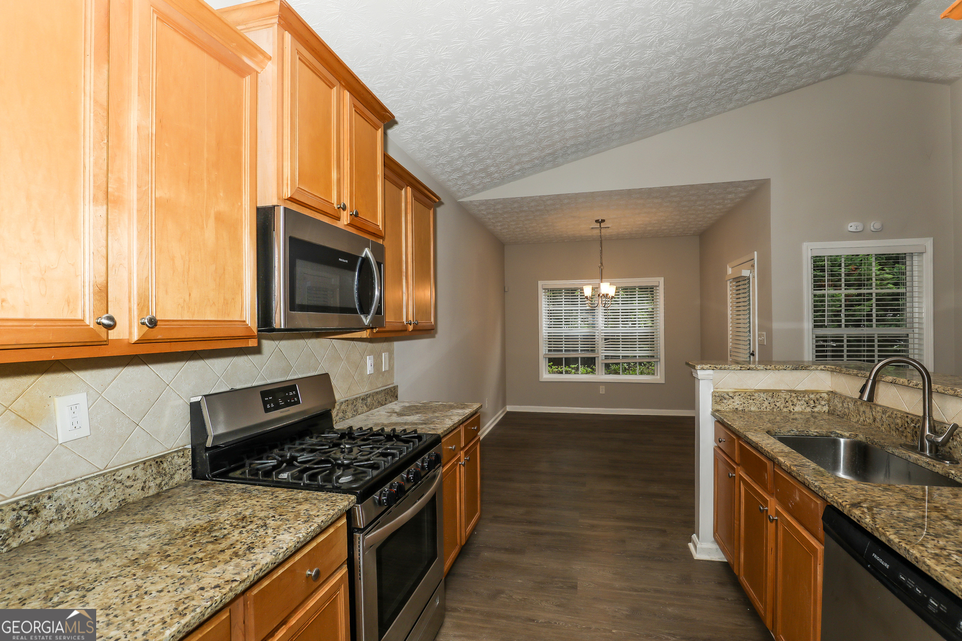 1055 Maple Leaf Drive Property Photo 11