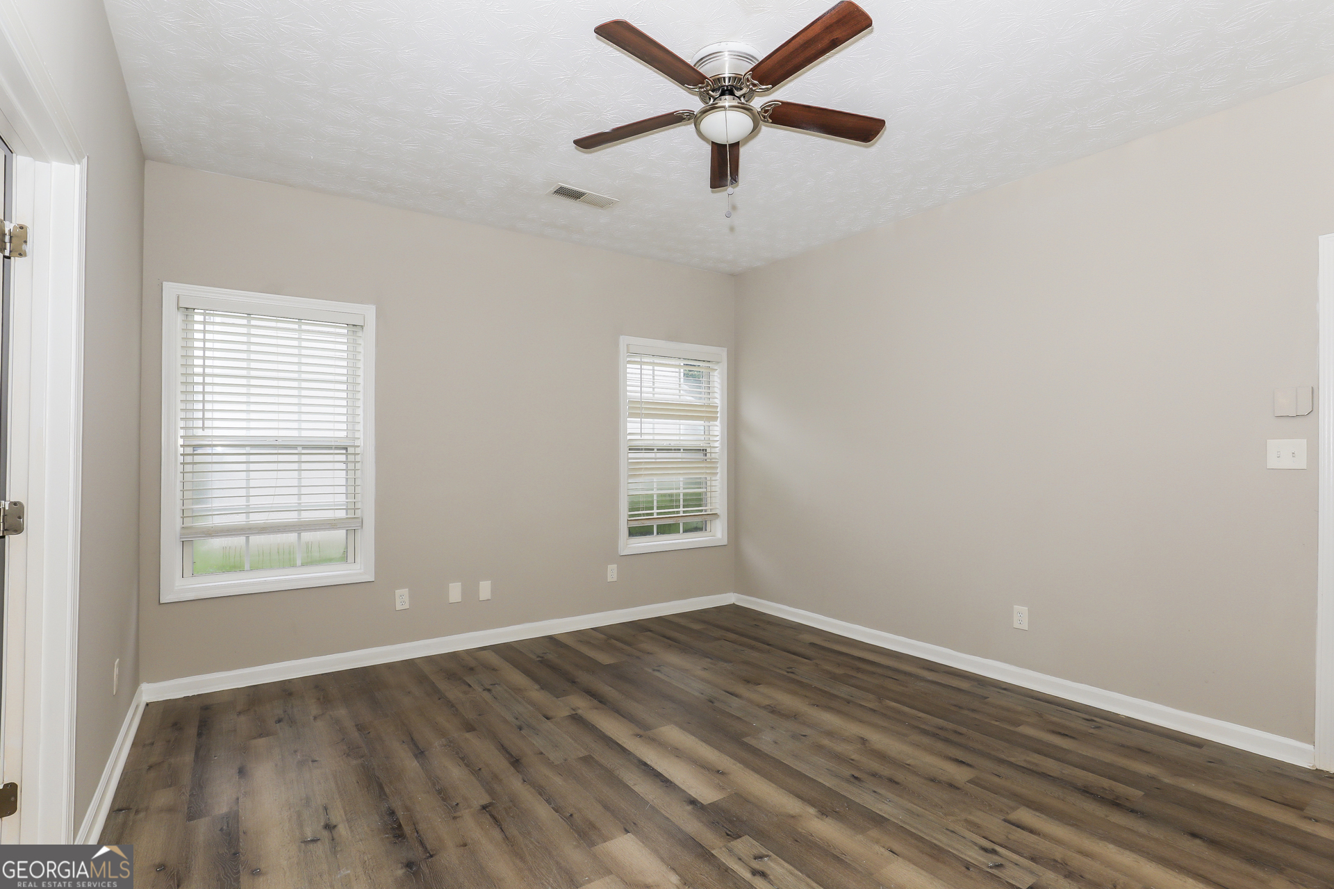1055 Maple Leaf Drive Property Photo 12