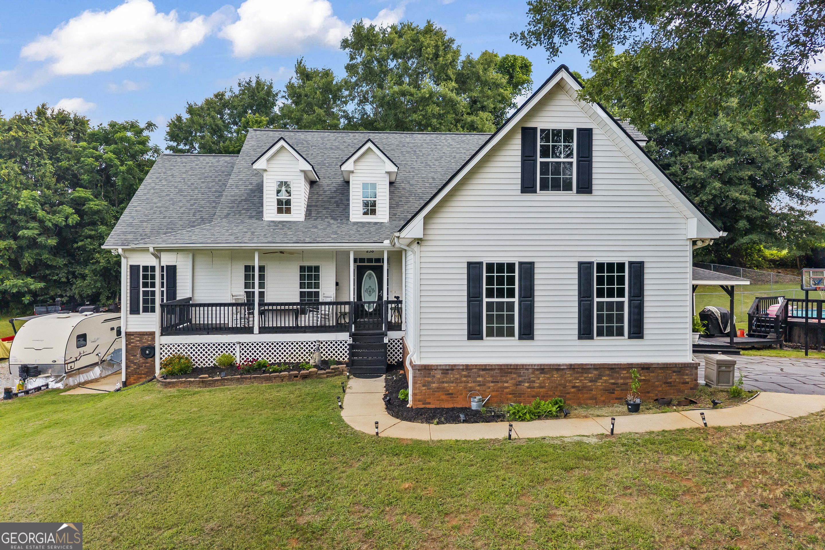 238 Apple Valley Road Property Photo 1
