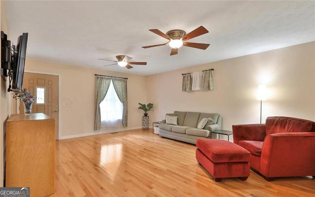 385 Vaughn Road Property Photo 12