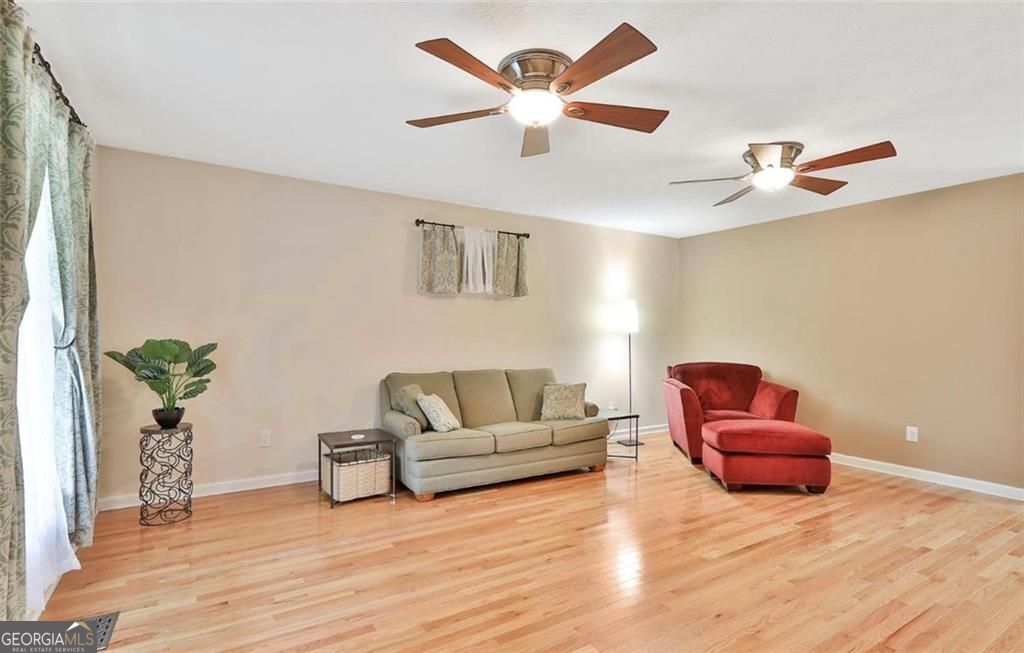 385 Vaughn Road Property Photo 13