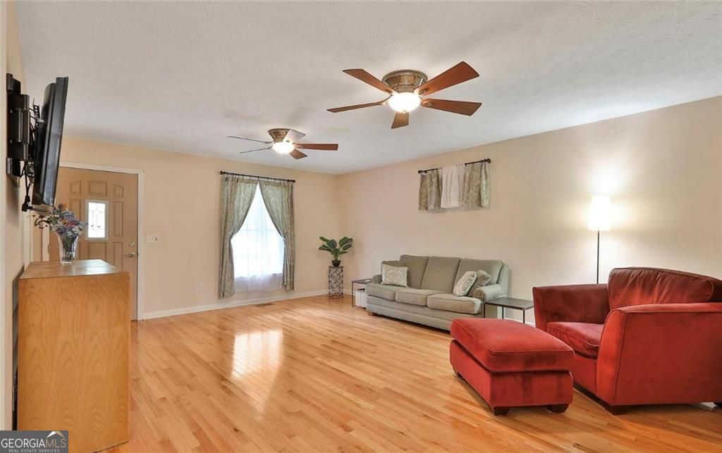 385 Vaughn Road Property Photo 15