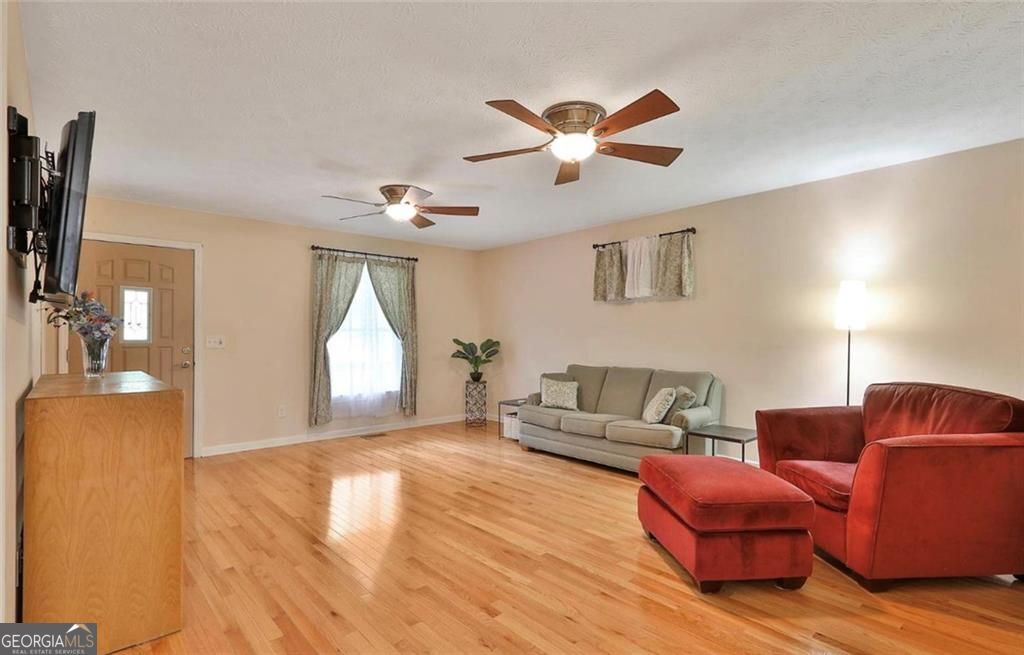 385 Vaughn Road Property Photo 16