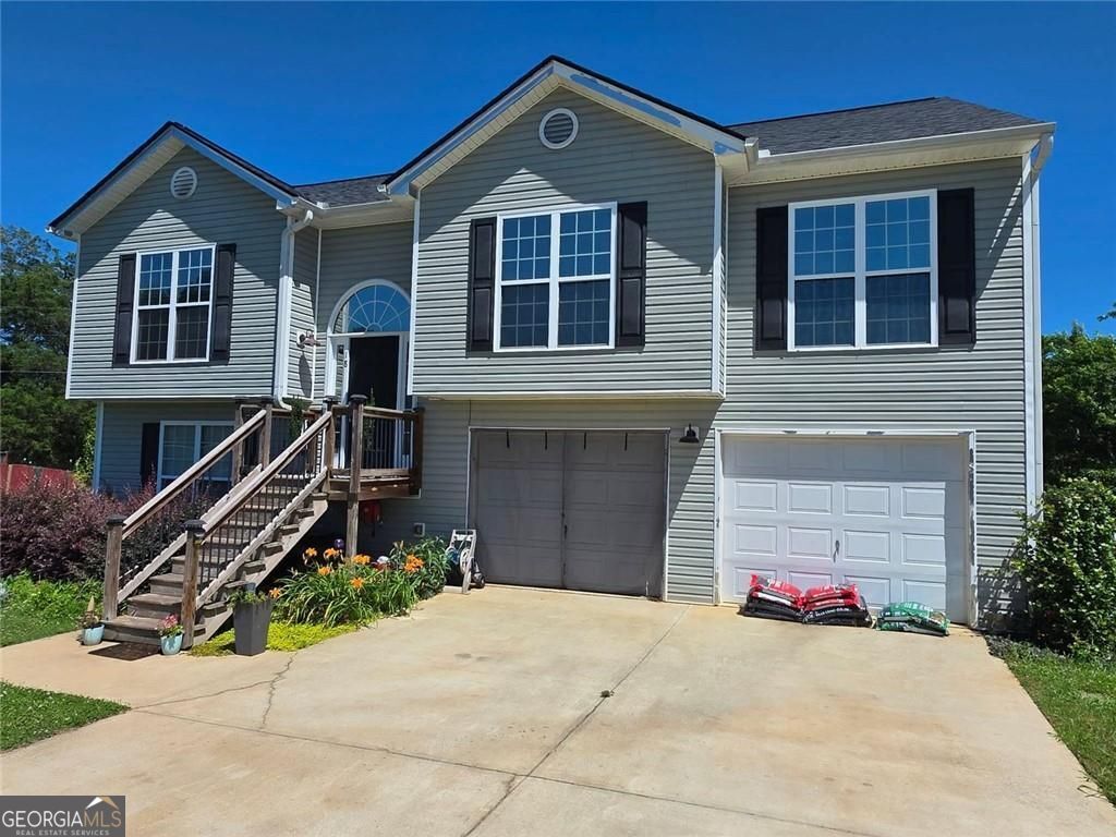18 J & J Drive Property Photo 1