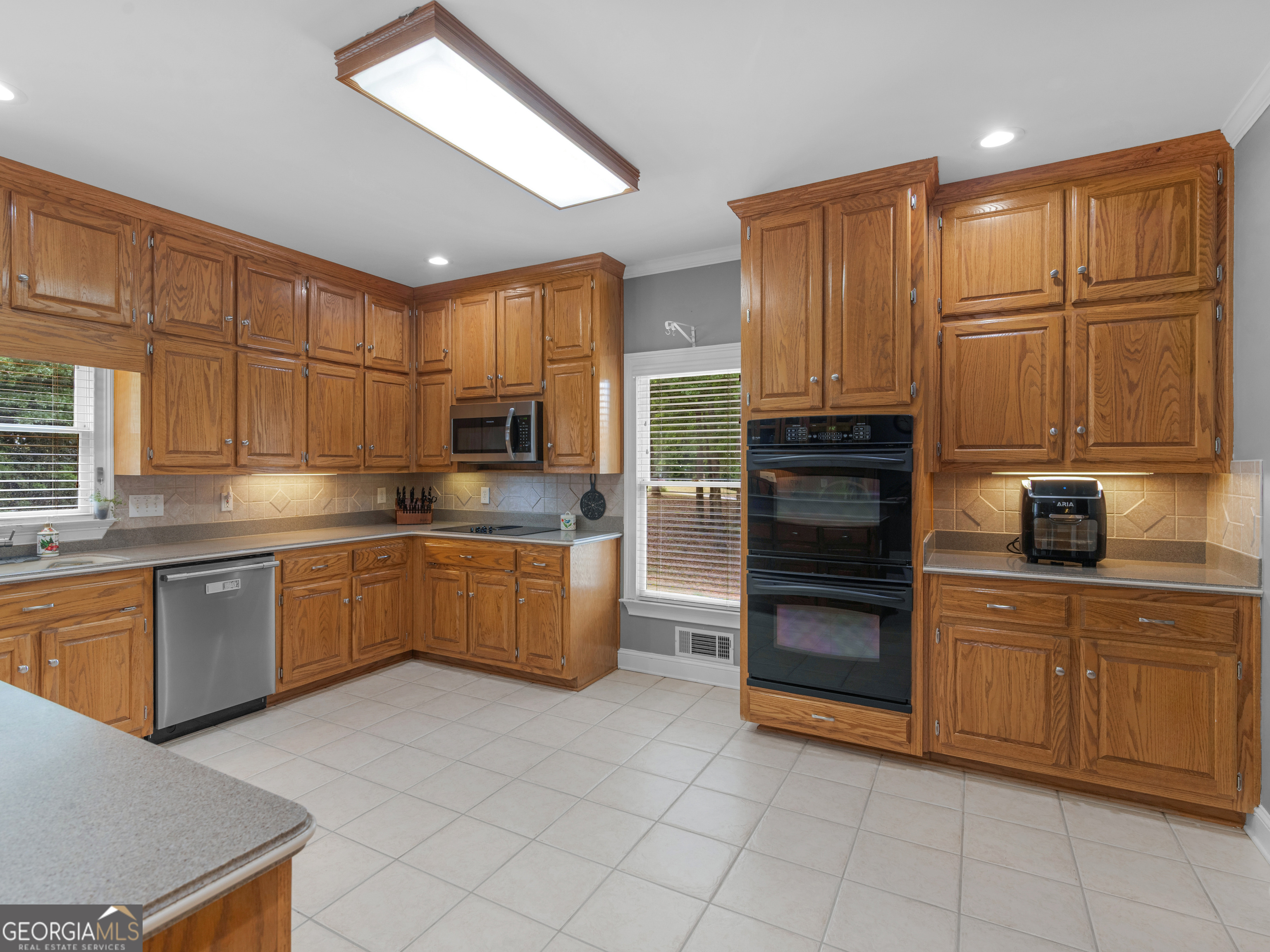 511 Clearwater Drive Property Photo 11