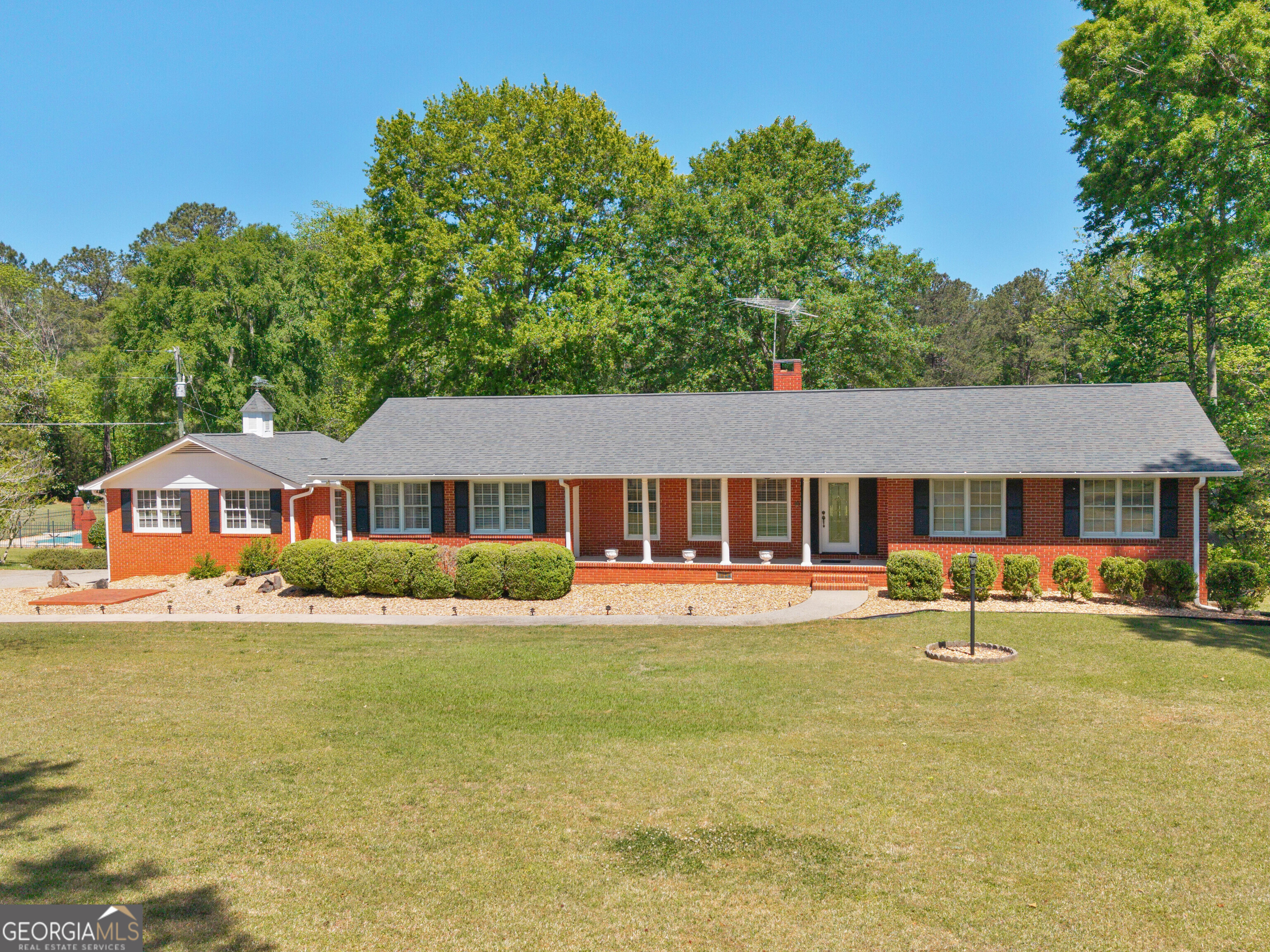 723 Goza Road Property Photo 1