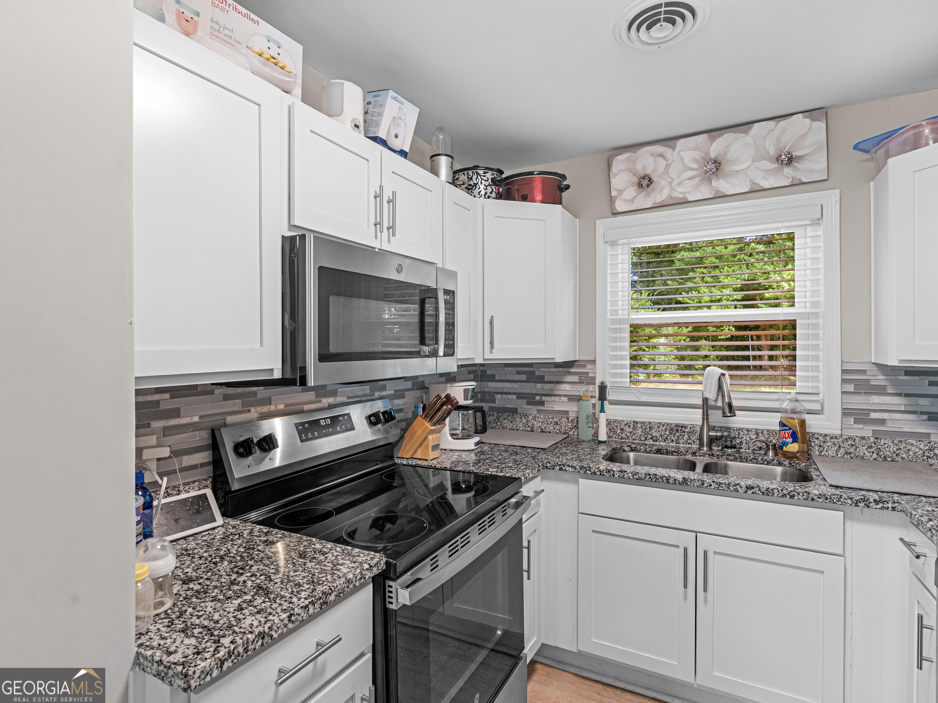 3445 Travis Boulevard Property Photo 5
