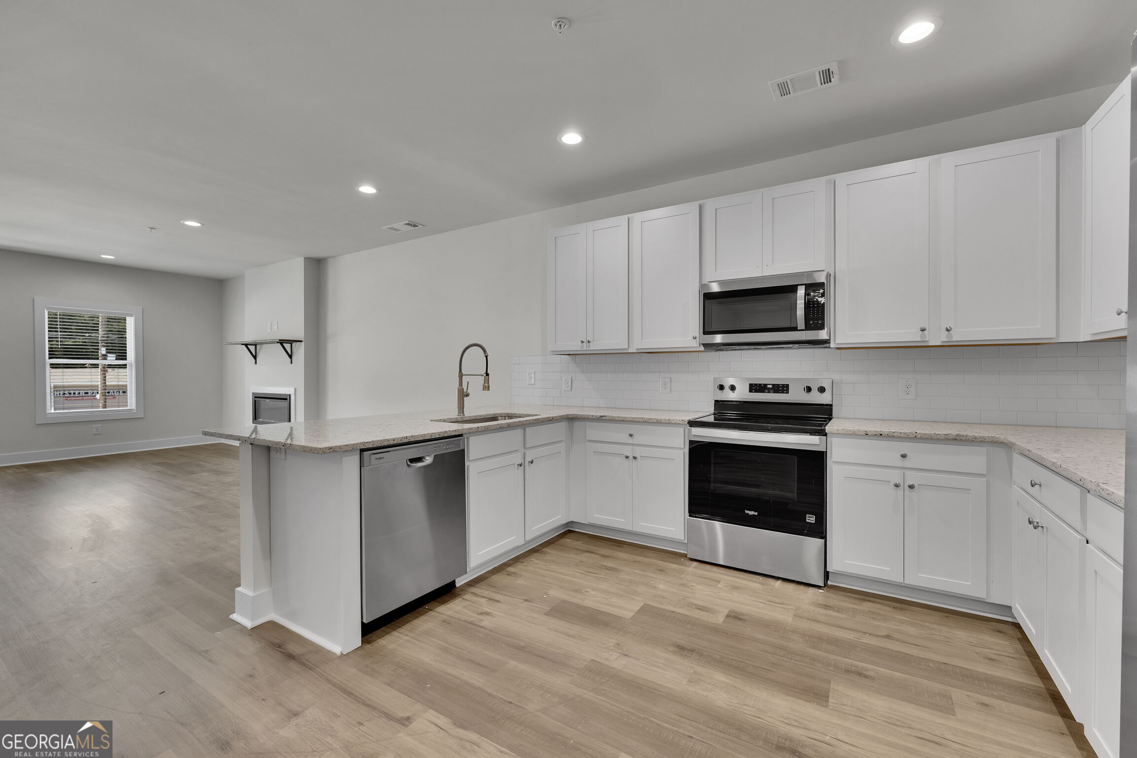 5134 Avery Street Property Photo 9
