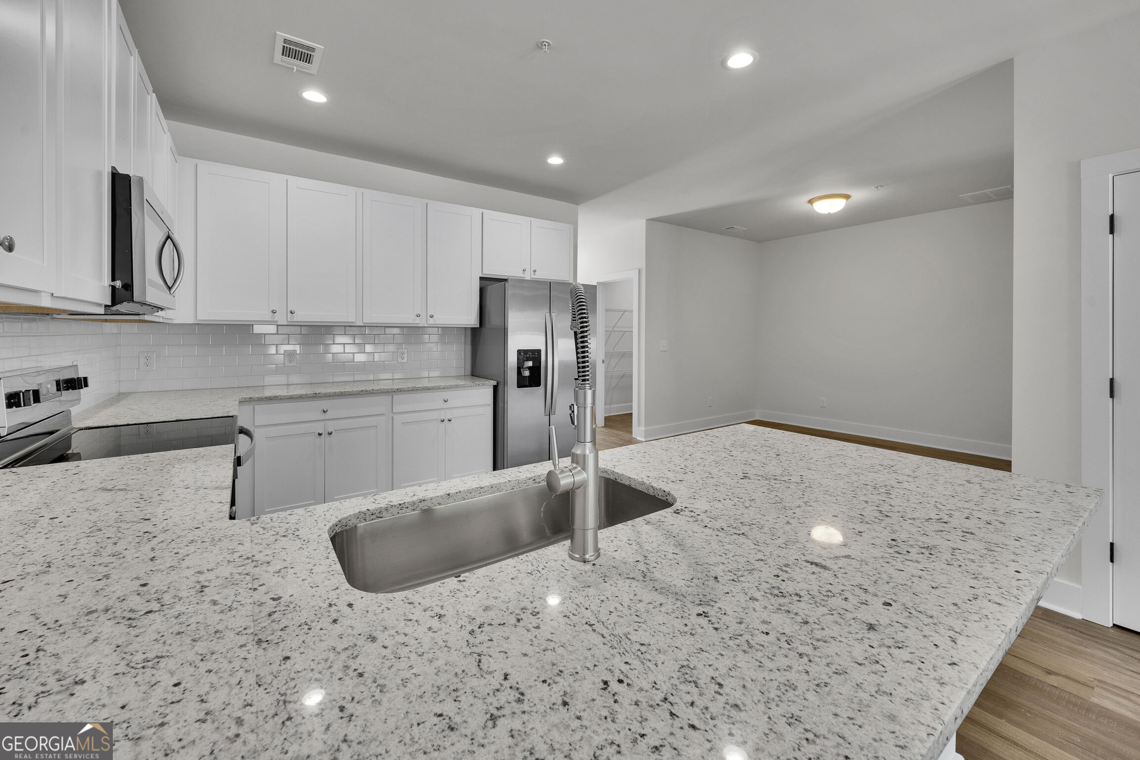 5134 Avery Street Property Photo 11