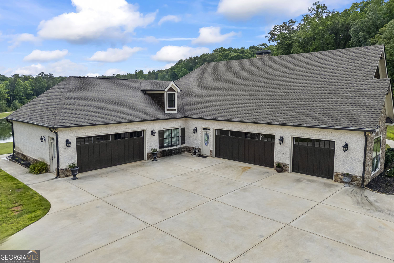 206 Highgrove Estates Drive Property Photo 6