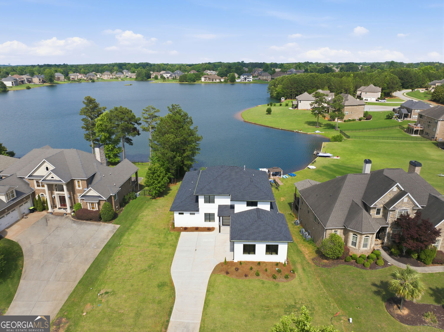 2453 Lake Erma Drive Property Photo 3