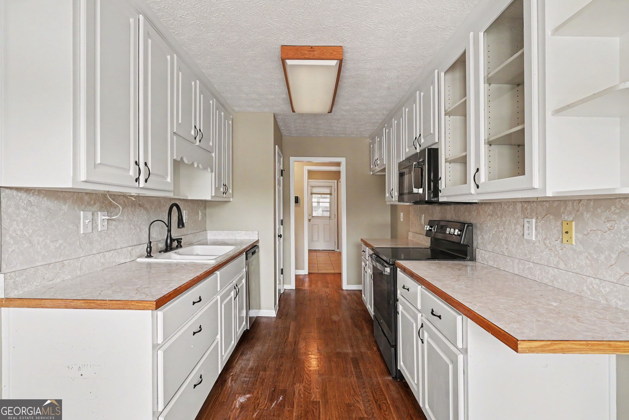 365 Oakpark Terrace Property Photo 8